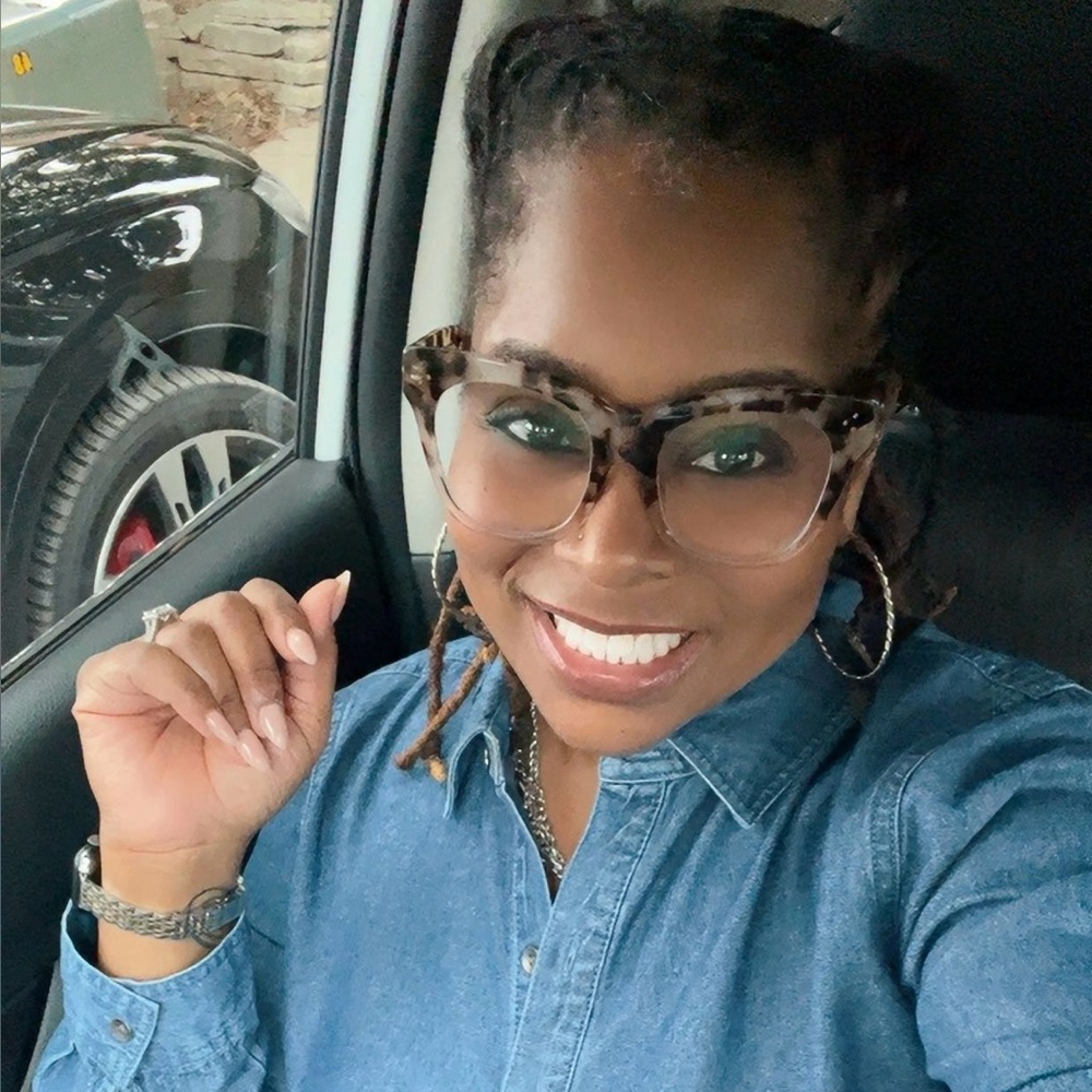 Meet your Posher, Nakesha